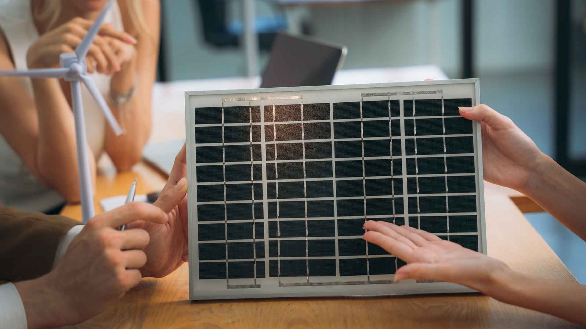 Come funziona impianto fotovoltaico: dalla luce all’energia di casa